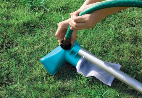 ZESTAW CZYSZCZĄCY DO CZYSZCZENIA BASENÓW Z ODKURZACZEM WODNYM 28002 INTEX