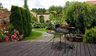 GRILL OGRODOWY Z ROŻNEM I REGULACJĄ RUSZTU + DWIE DUŻE PÓŁKI MULTIGARDEN