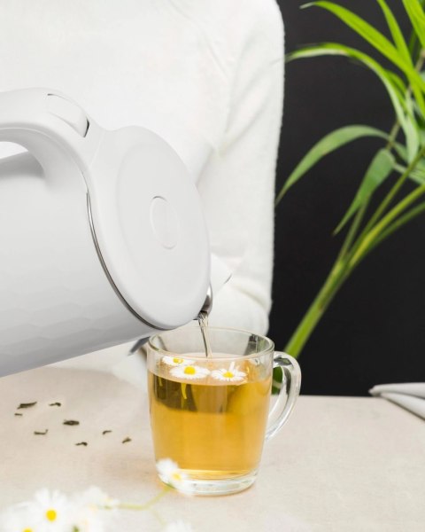 Czajnik elektryczny bezprzewodowy turystyczny 1500 W 1.8 l obrotowy biały