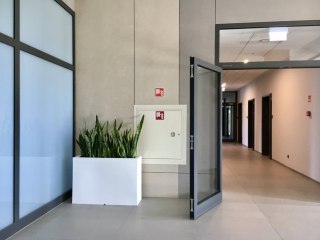 DESIGNERSKA DONICA MONUMO LUNGO MAXI BIAŁA